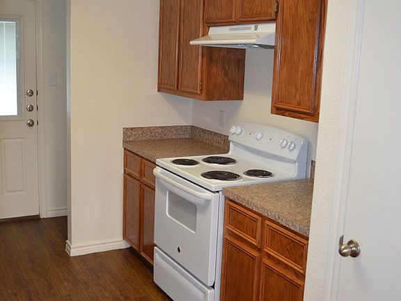 5th image of 219 Gibson St #A