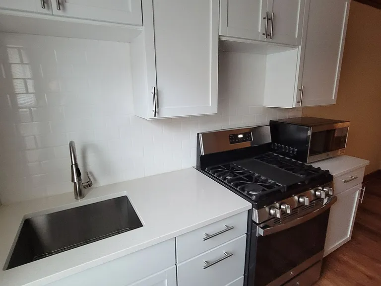 3200 Garfield Ave — Photo 2