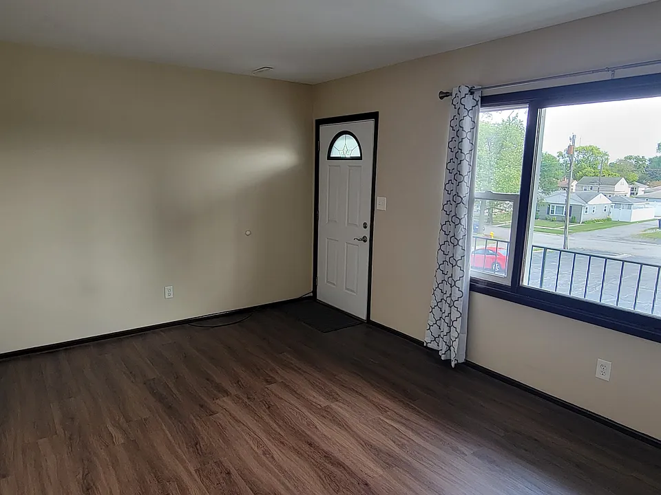 8213 Kennedy Ave #3