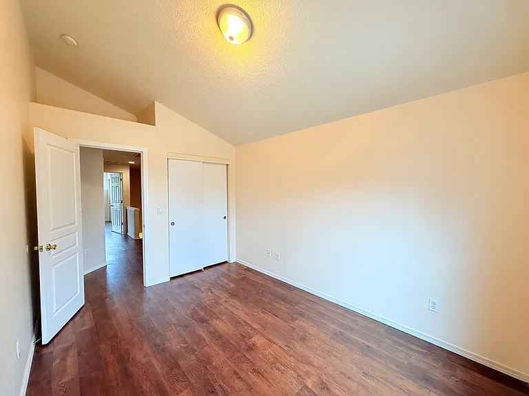 6018 NE 33rd Cir — Photo 24