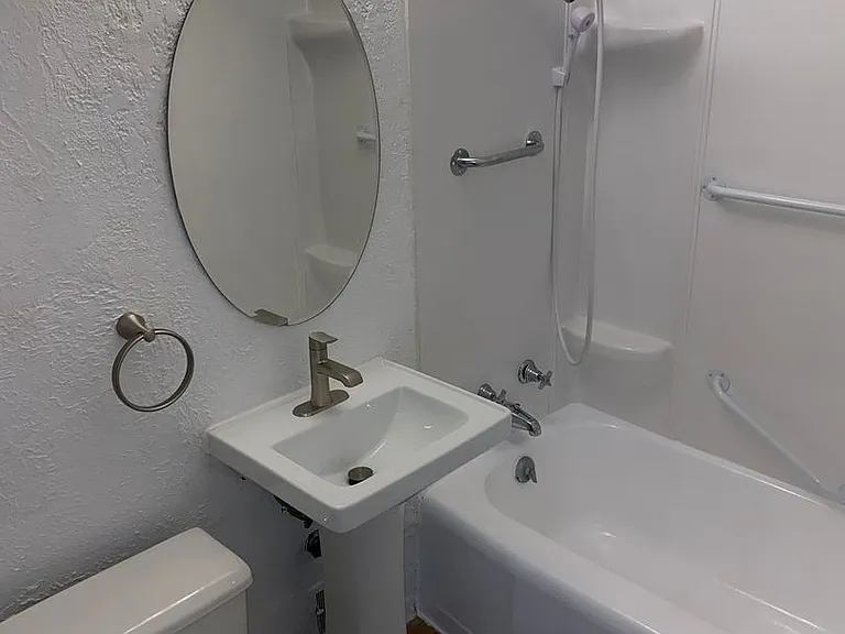 821 W Greenwood Ave #1 — Photo 12