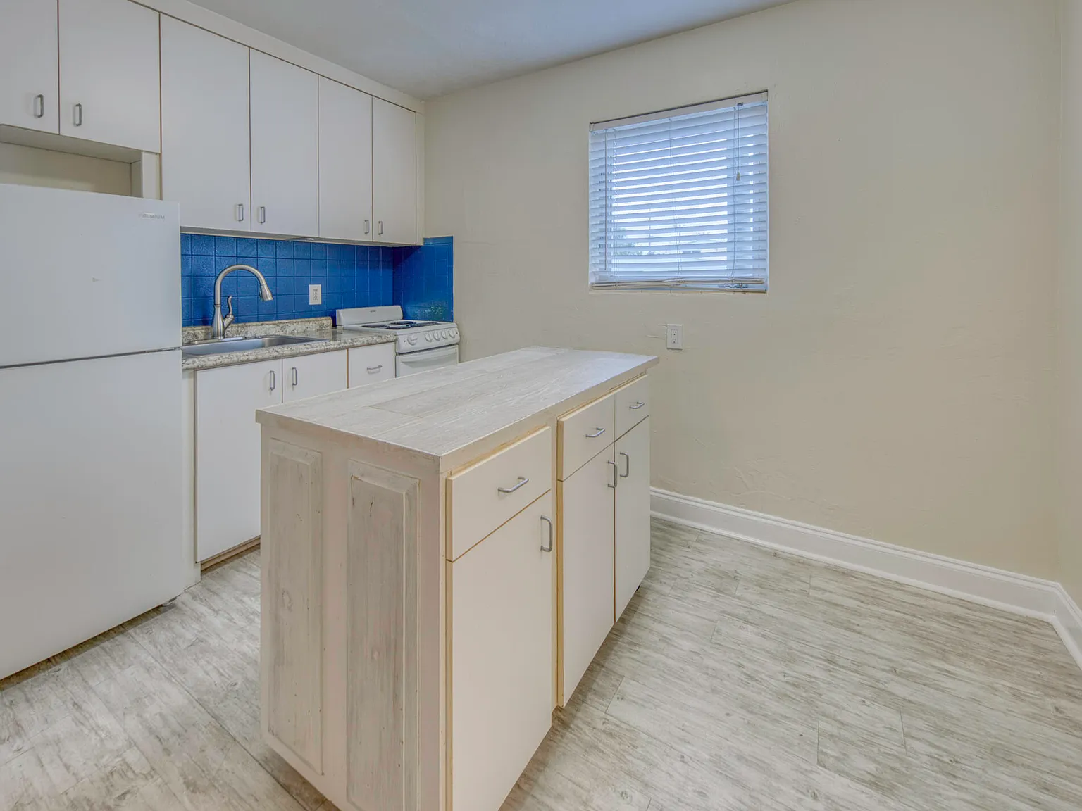 1 bed, 1.0 bath, 600 sqft, $1,585 — Photo 3