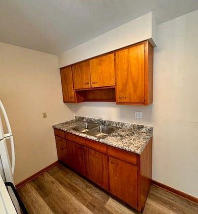 5th image of 11 W Parkwood Dr