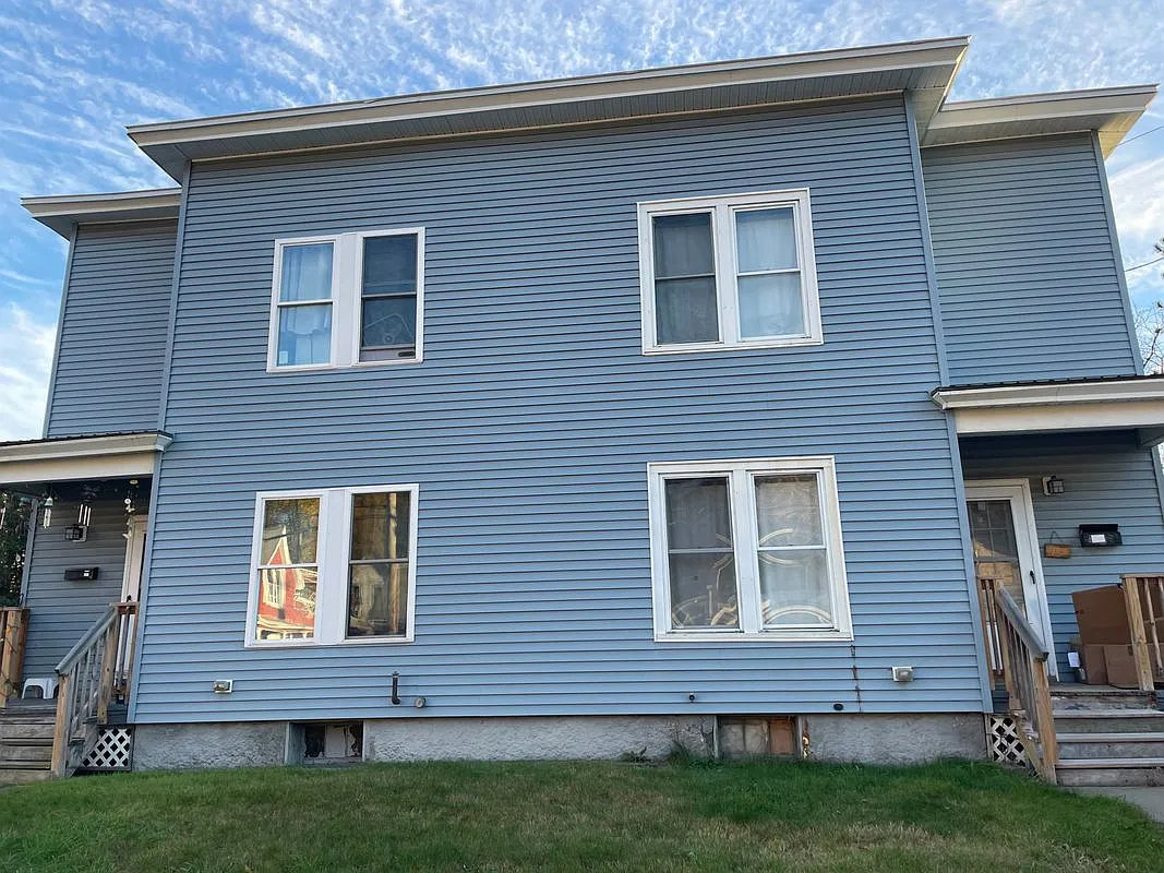 3 bed, 1.0 bath, 1250 sqft, $1,950 — Photo 1