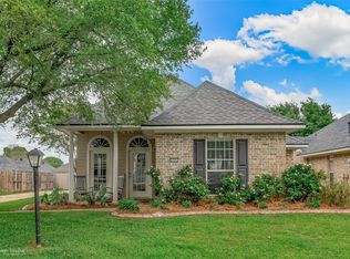 1302 E Belle Haven Dr, Bossier City, LA 71111