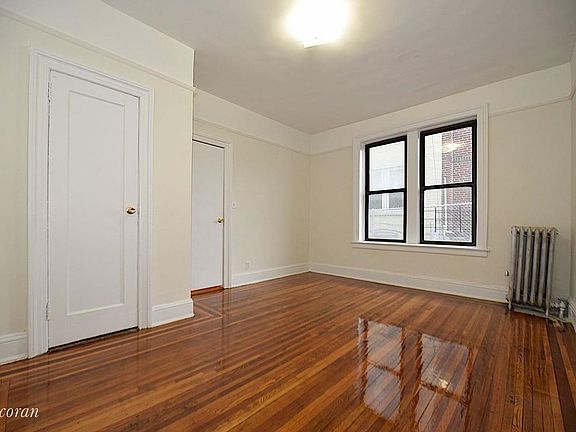 4th image of 2205 37th St APT 1B