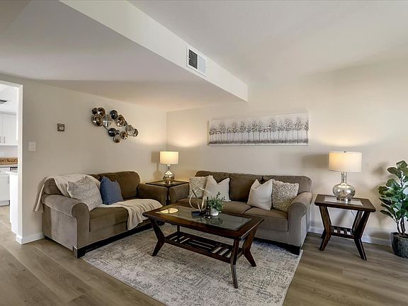2nd image of 1029 Forest Knoll Dr