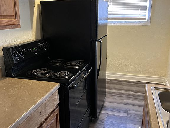 5th image of 920 Superior Ave #2