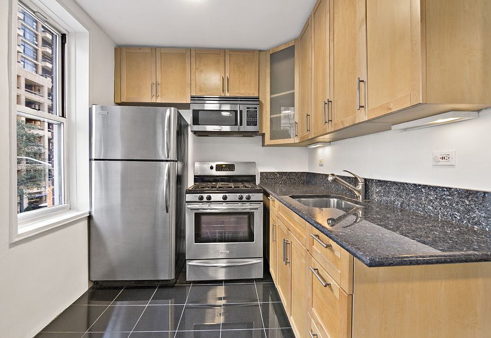 1st image of 101 W 23rd St APT 3N