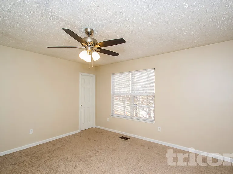5020 Millers Gln — Photo 10