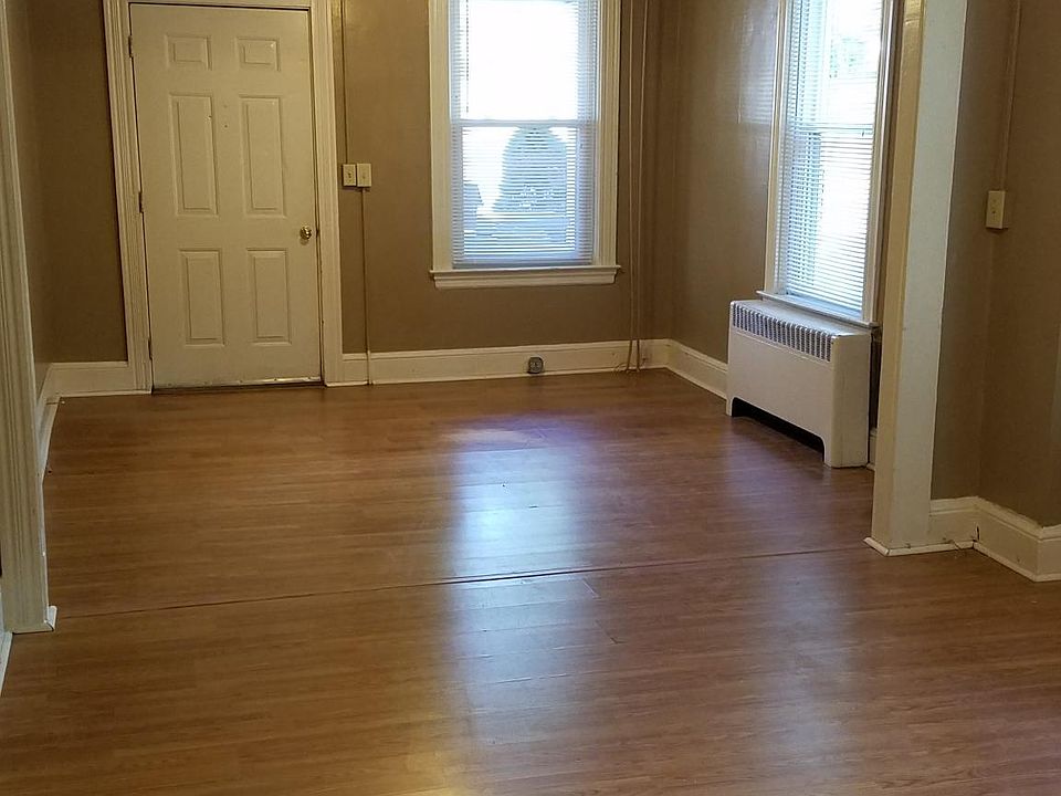 LR/DR AREA (1 OF 2)