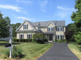 251 Mill House Dr, Lincoln University, PA 19352