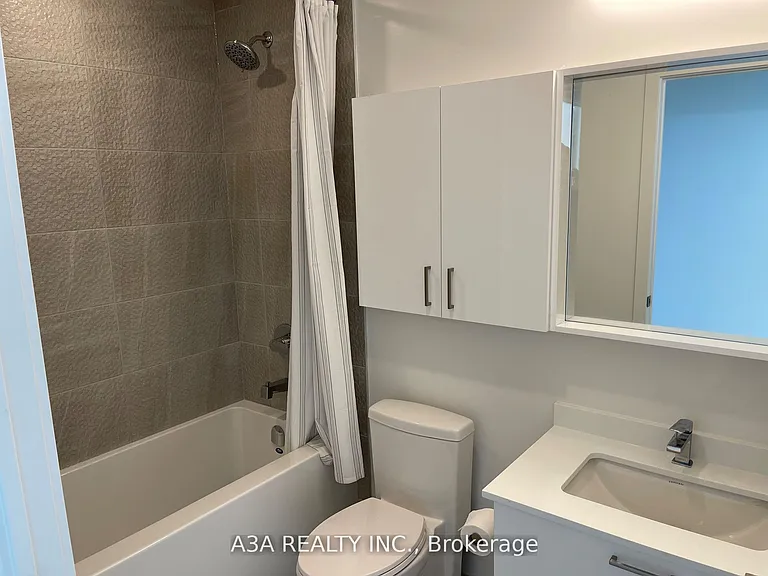 50 Upper Mall Way #Penthouse 02 — Photo 31