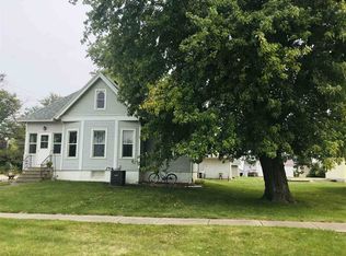702 3rd Ave, Parkersburg, IA 50665