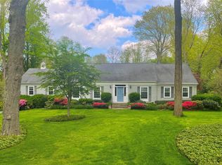 14 The Gln, Locust Valley, NY 11560