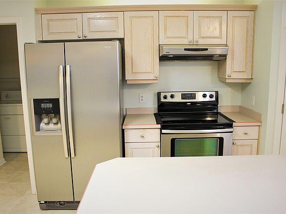 5th image of 1015 New Forest Ct