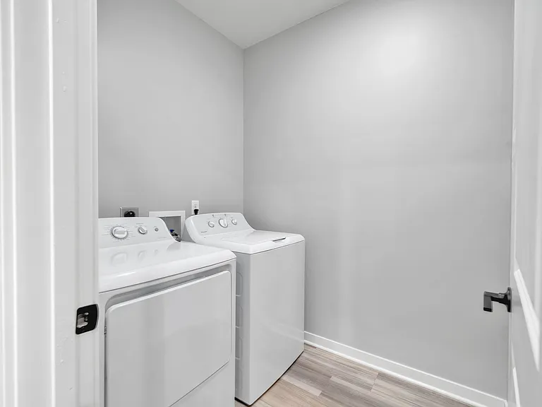 Bluestem Apartments — Photo 23
