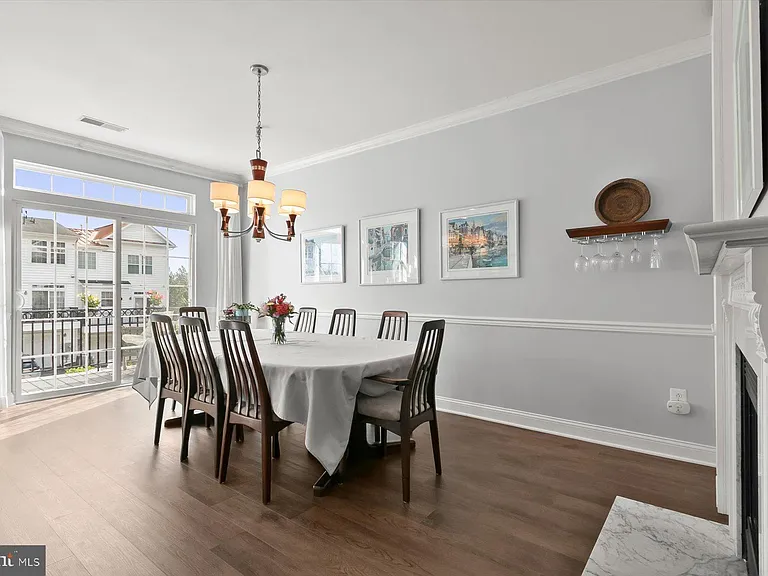 7207 Phelps Hill Ct — Photo 14