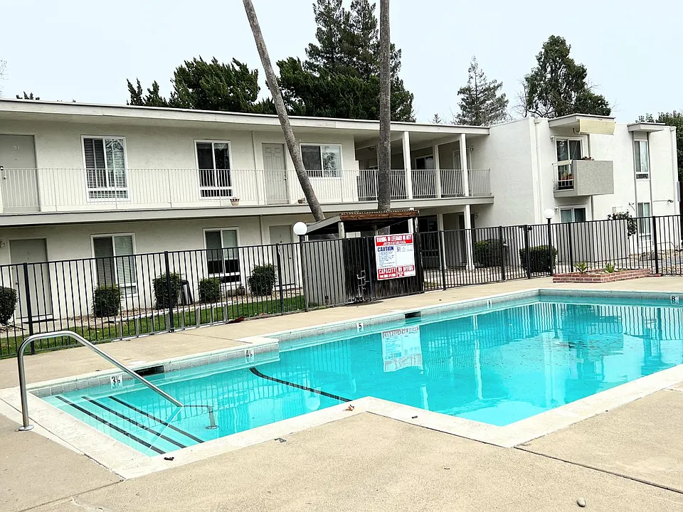 River House Apartments