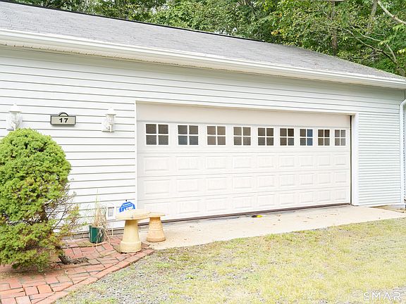 4th image of 17 Blaine Avenue