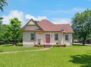 1102 W 12th St, Bonham, TX 75418