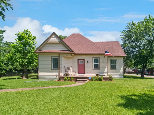 1102 W 12th St, Bonham, TX 75418