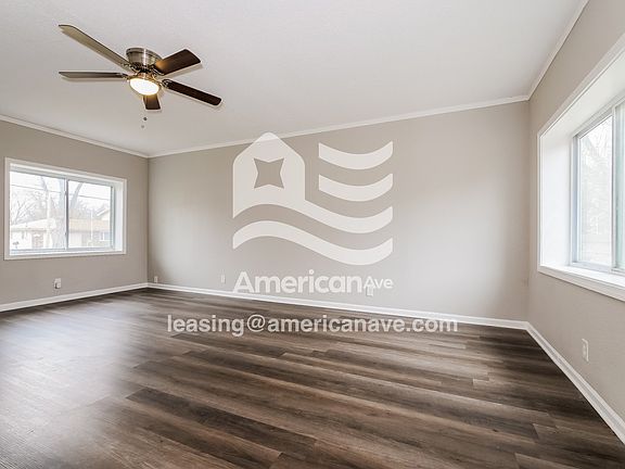 1222669_003_wm_-_living_room_13397363.jpg