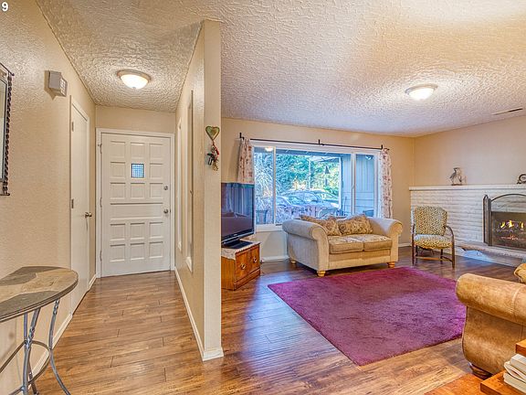 5th image of 3110 NE Edelweiss Ave