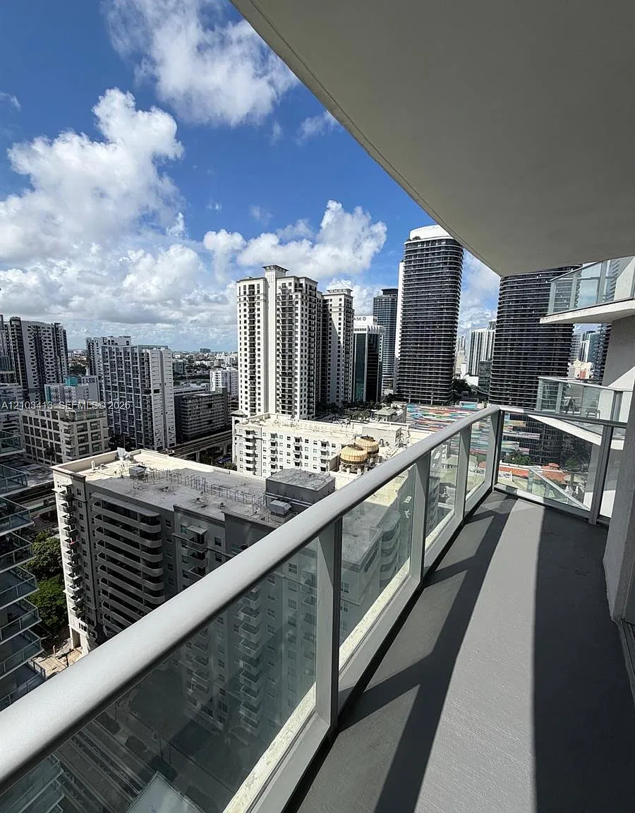 1100 Millecento Residence — Photo 3