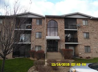 13240 W Circle Drive Pkwy, Crestwood, IL 60418