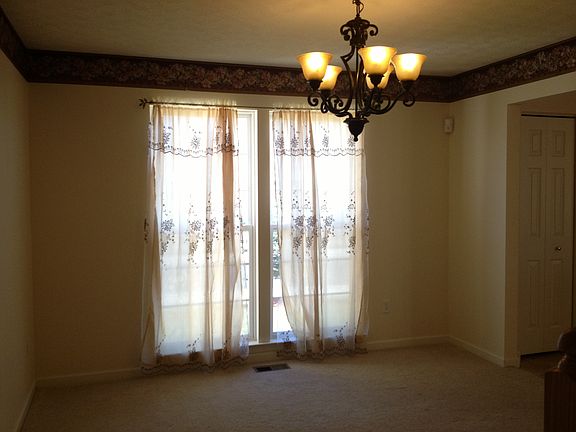 4th image of 3585 Parliament Ct