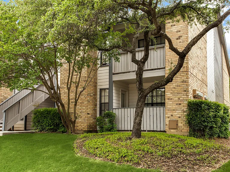 8951 Randol Mill Rd — Photo 15