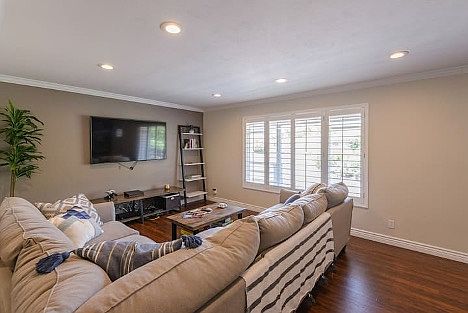5th image of 6519 E Vernon Ave