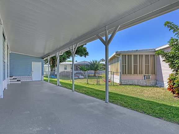 3rd image of 464 Dolphin Cir