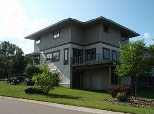 806 New Century Blvd S, Maplewood, MN 55119