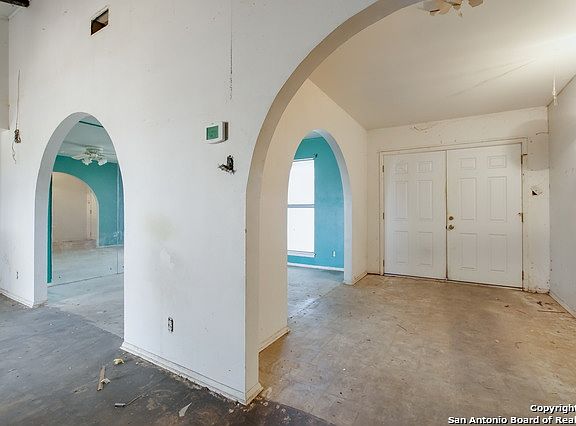 2nd image of 5210 Castle Way Dr