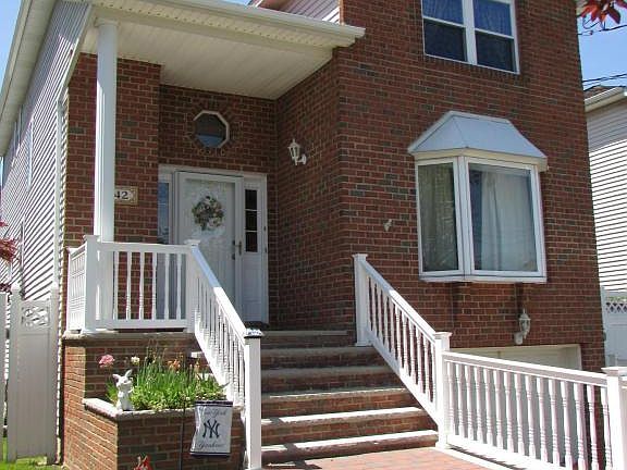 4th image of 42 Lion St