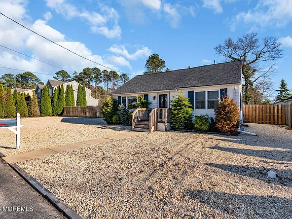 2nd image of 421 Forrest Avenue