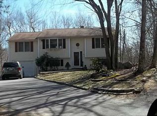 38 Old North Rd, Coventry, RI 02816