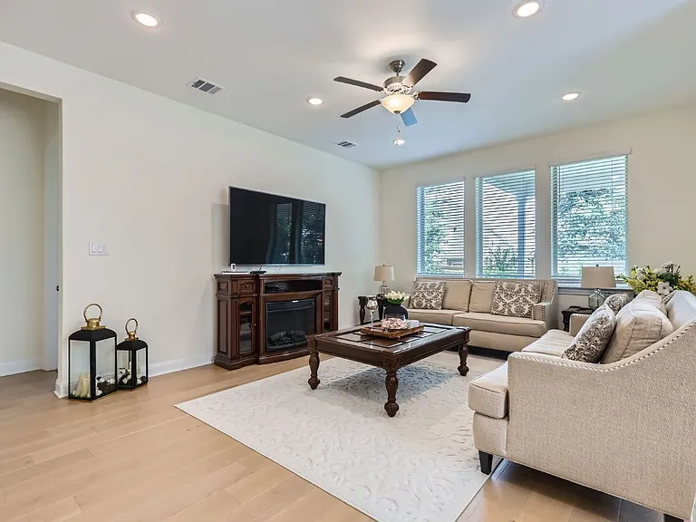 1505 Sibley Way — Photo 3