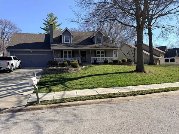 424 Brookside Ave, Liberty, MO 64068