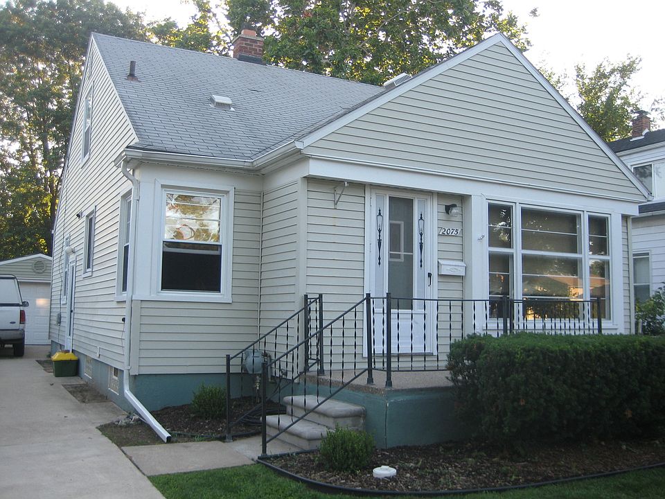 1st image of 2075 Buckingham Ave