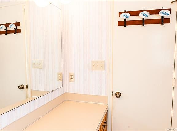2nd image of 4815 Craigwood Dr
