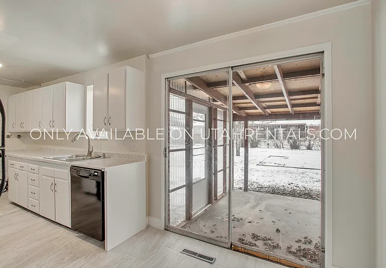 961 S 190 W — Photo 9