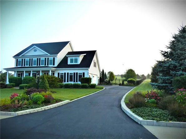 103 Savannah Dr, Harmony, PA 16037