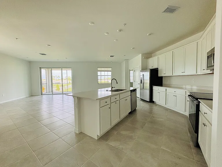 20590 Hazelnut Ct S #1621 — Photo 14