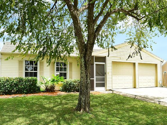 Home For Sale In Countrywood