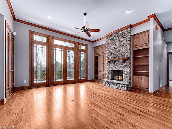 4th image of 439 Dunroy Dr