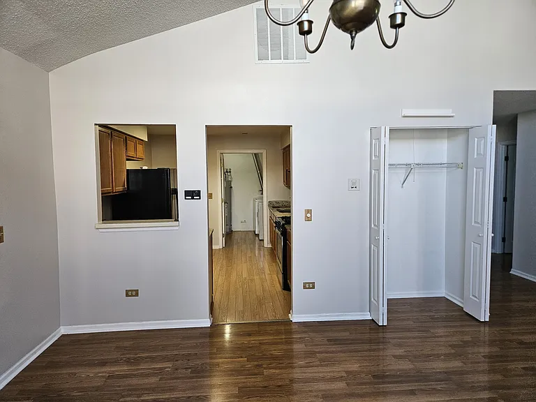 1132 Courtland Dr — Photo 10