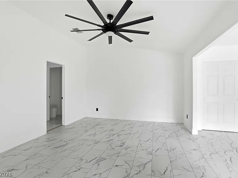5204 Elm Grove Dr — Photo 23